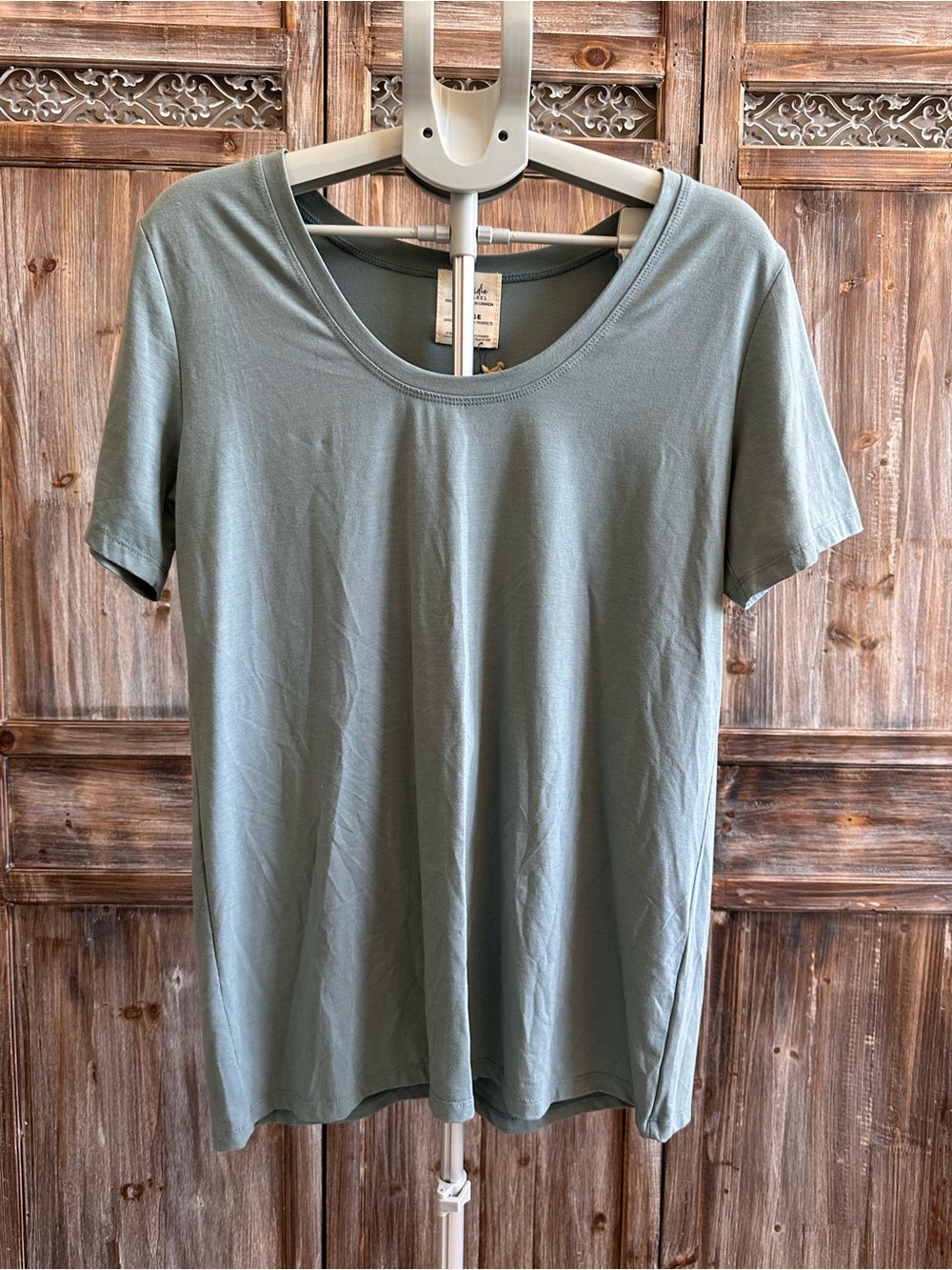Women's Short Sleeve Tee in Sage Green - BLONDIE CANADA